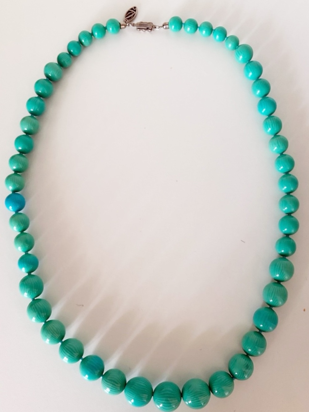 Vintage 1960s marbled green resin beaded necklace